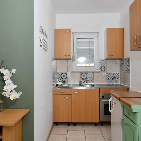 Apartments Novotny Banjol Екстериор снимка