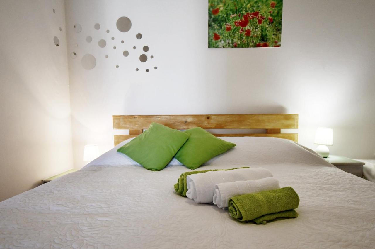 Apartments Novotny Banjol Екстериор снимка